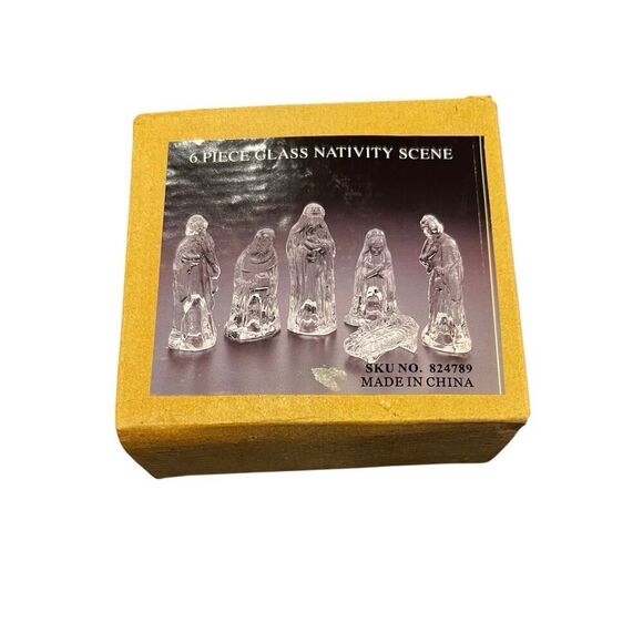 Mini Nativity Christmas Holly scene, Set of 6 - Picture 1 of 10